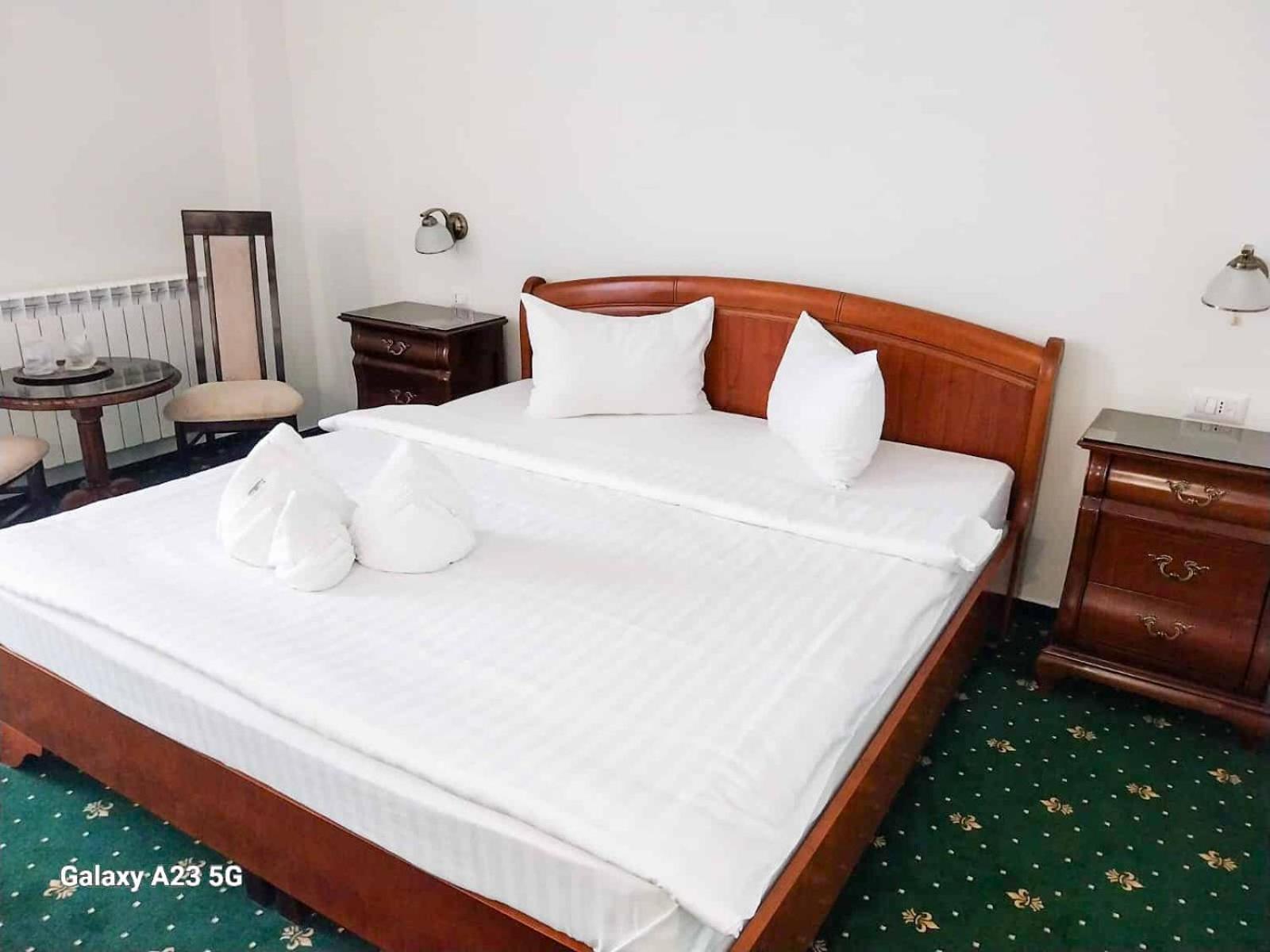 Green Park Boutique Hotel Focsani Exterior photo